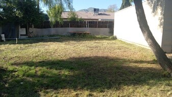 7181 Palm Ave in Highland, CA - Building Photo