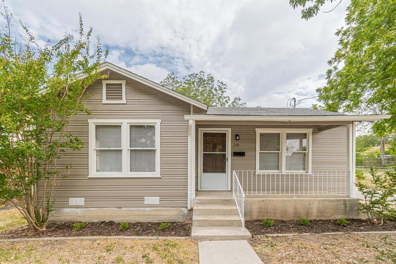 129 Koehler Ct in San Antonio, TX - Building Photo
