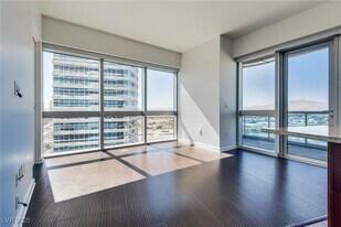 4471 Dean Martin Dr in Las Vegas, NV - Building Photo