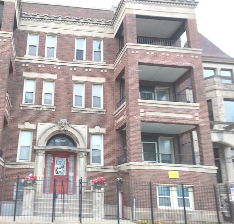 3748 S King Dr in Chicago, IL - Foto de edificio