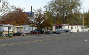 Oregon Trail Estates in Ontario, OR - Building Photo - Building Photo