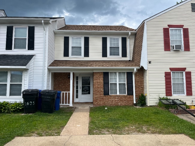 property at 1623 Sudbury Ct
