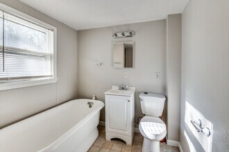 2414 Park Row Ave in Dallas, TX - Building Photo - Building Photo