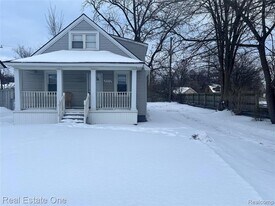 21410 Roosevelt Ave in Farmington Hills, MI - Building Photo