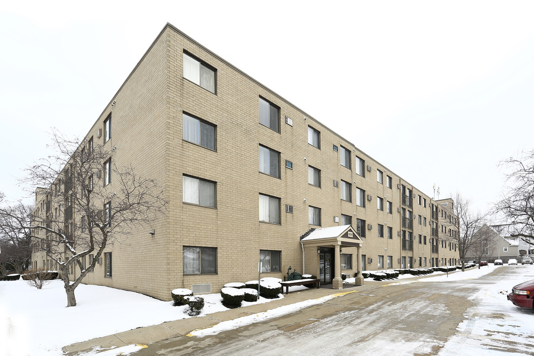 Riverpark Apartments in Cleveland, OH - Foto de edificio