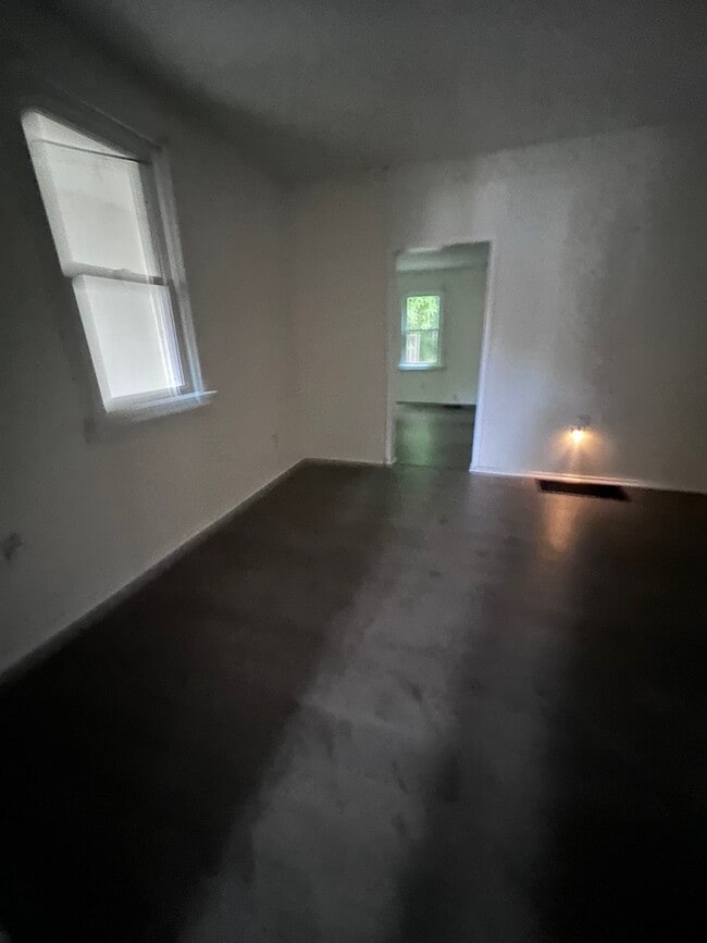 148 W Schuyler St in Oswego, NY - Building Photo - Building Photo