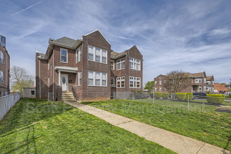 3204 Garrison Blvd in Baltimore, MD - Building Photo