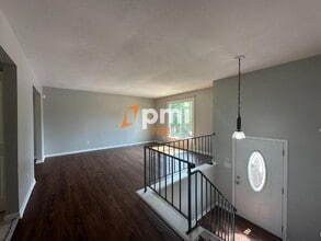 952 W 59th Cir in Merrillville, IN - Building Photo - Building Photo
