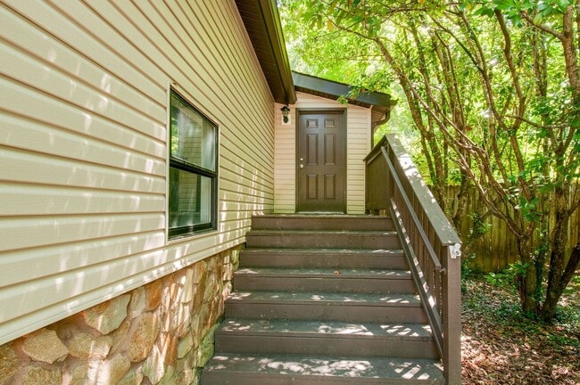 property at 625 Mercer Dr