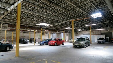406 4th St E, Unit 440 in Winston-Salem, NC - Foto de edificio - Building Photo