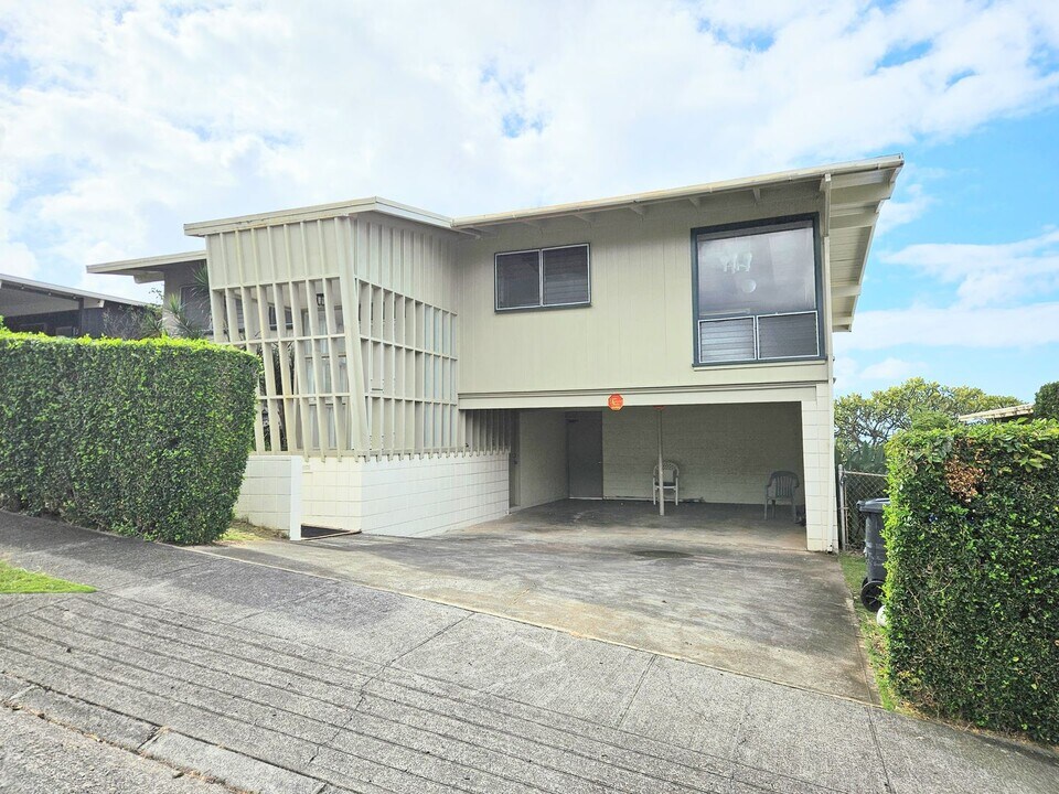 1443 Kalaepohaku St in Honolulu, HI - Building Photo