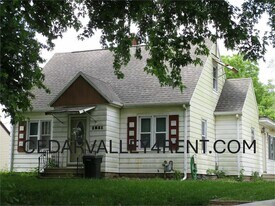 1821 Forest Ave in Waterloo, IA - Building Photo