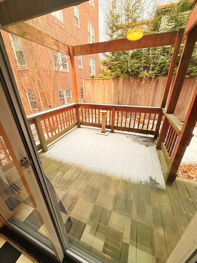 199 Mount Auburn St, Unit 1 in Cambridge, MA - Building Photo - Building Photo