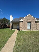 825 Denmark Dr in Mesquite, TX - Building Photo