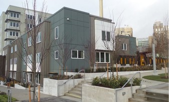 Raven Terrace in Seattle, WA - Building Photo