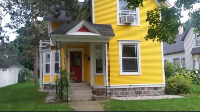 517 W Seventh St, Unit Upper, Unit Upper