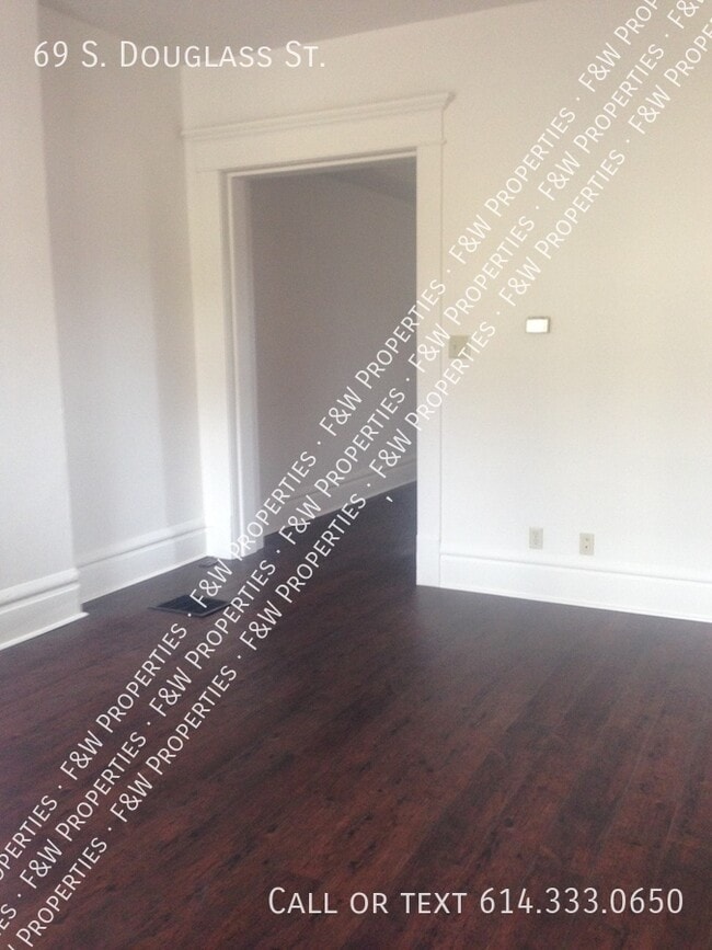 69 S Douglass St in Columbus, OH - Building Photo - Building Photo