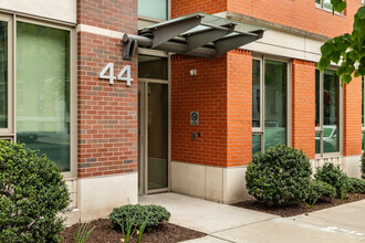 Symphony Court II in Boston, MA - Foto de edificio - Building Photo