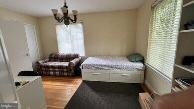 5601 Wyngate Dr in Bethesda, MD - Building Photo - Building Photo