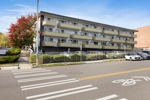 Baycrest Apartments in Tacoma, WA - Building Photo