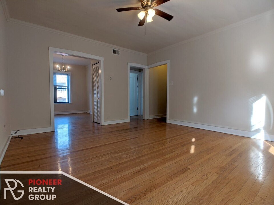 1137 Oak Ave in Evanston, IL - Building Photo