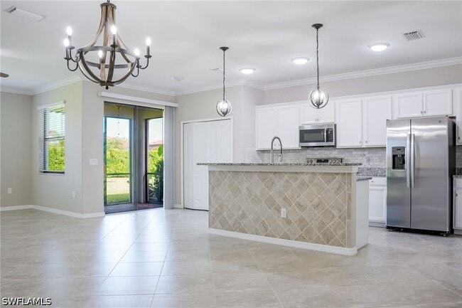 property at 1573 Vizcaya Ln