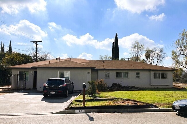 property at 118 E Shady Grove Dr