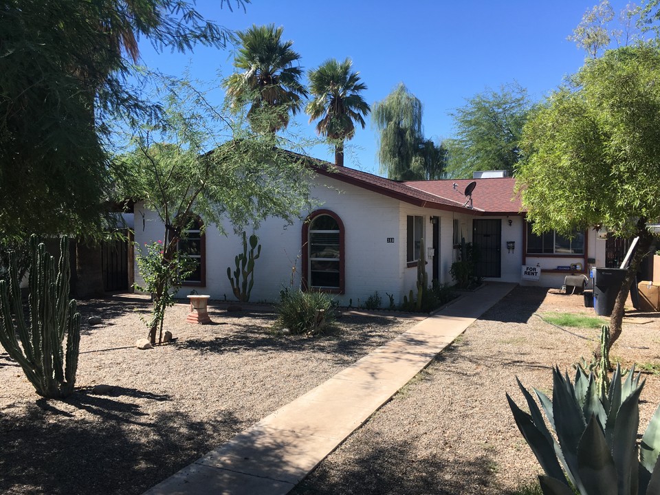 Downtown Chandler Duplex in Chandler, AZ - Building Photo