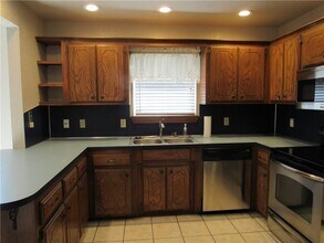 936 W Tesio Way in Mustang, OK - Building Photo - Building Photo