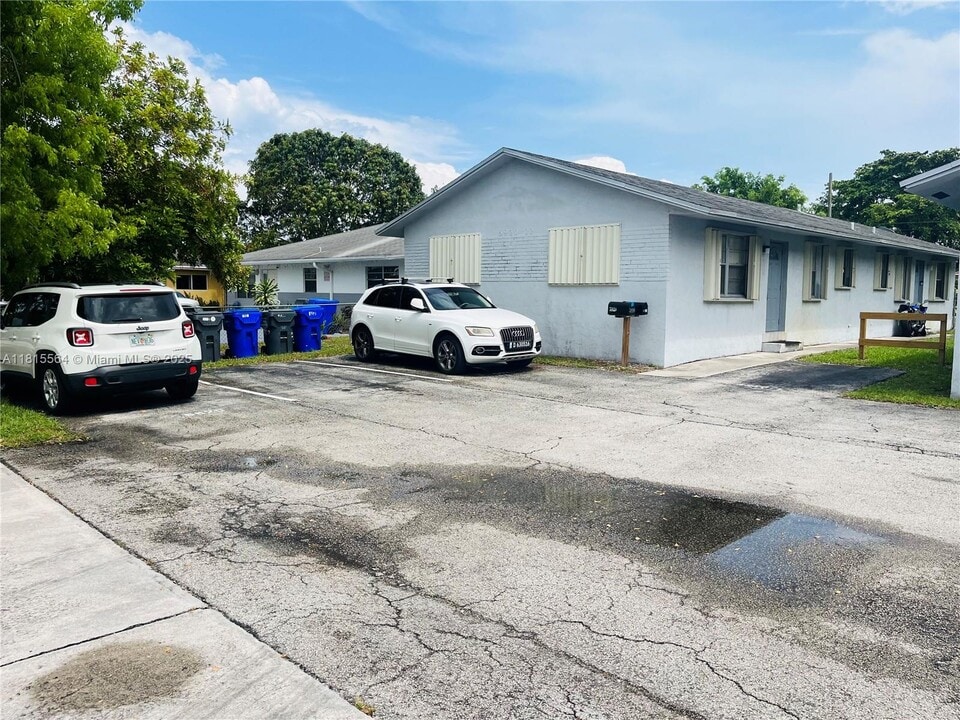 5920 Garfield St in Hollywood, FL - Building Photo