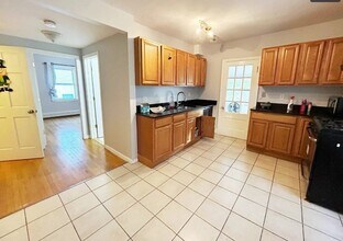 40 Plymouth St in Cambridge, MA - Building Photo - Building Photo