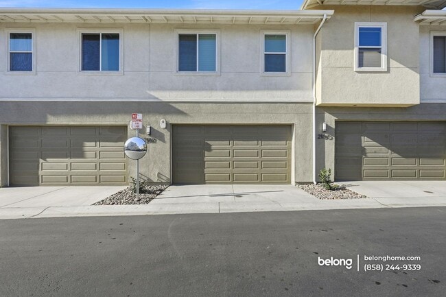 2182 Bluestone Cir in Chula Vista, CA - Building Photo - Building Photo