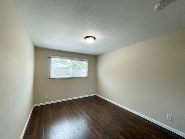 23370 Schoolcraft St