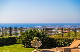 1 Rim Ridge in Newport Beach, CA - Foto de edificio - Building Photo