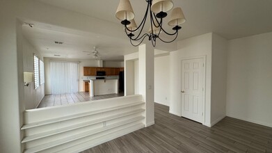 2952 Harbor Heights Dr in Las Vegas, NV - Foto de edificio - Building Photo