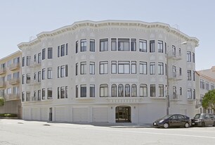 25 Cervantes Blvd in San Francisco, CA - Building Photo