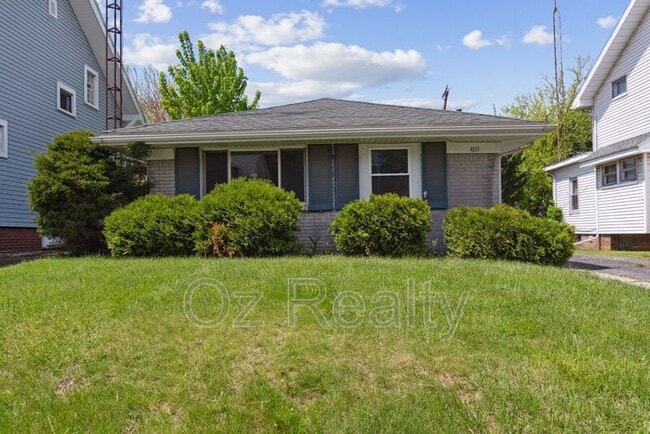 property at 4111 Parrakeet Ave