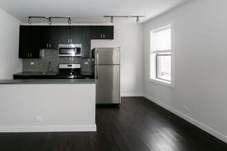 2423 N Kedzie Blvd in Chicago, IL - Building Photo - Building Photo