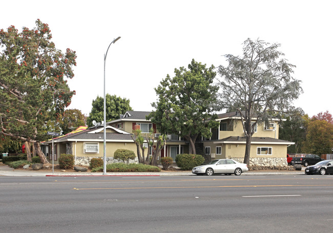 1596 Mendenhall Dr in San Jose, CA - Foto de edificio - Building Photo