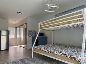 2561 SE Victory Ave in Port St. Lucie, FL - Building Photo - Building Photo