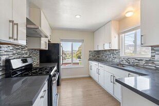 5306 Bayview Ave in Richmond, CA - Building Photo