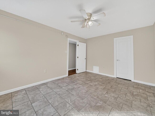 3111 Naylor Rd SE in Washington, DC - Foto de edificio - Building Photo