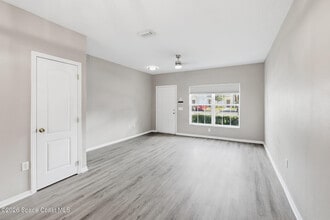 1368 Hampton Park Ln in Melbourne, FL - Building Photo - Building Photo