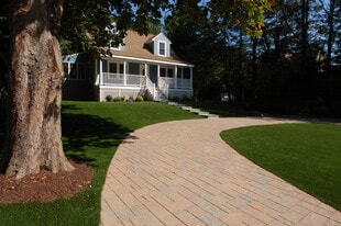 57 Grey Rock Dr in Greenwich, CT - Building Photo
