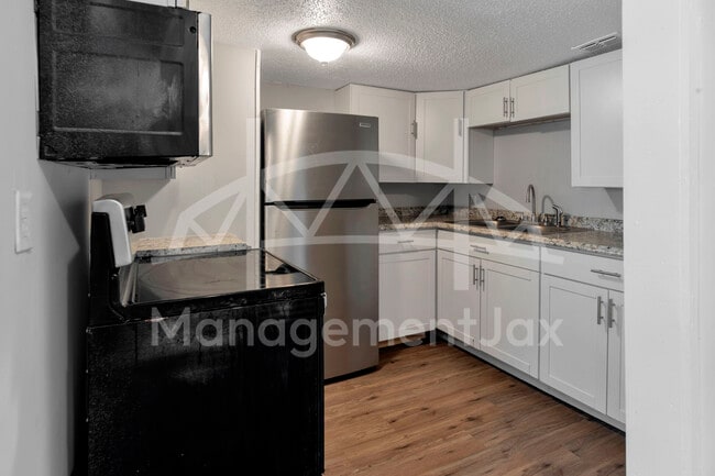 1044 W 28th St in Jacksonville, FL - Building Photo - Building Photo