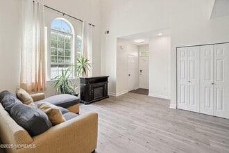 41 Tall Oaks Ct in Old Bridge, NJ - Building Photo - Building Photo