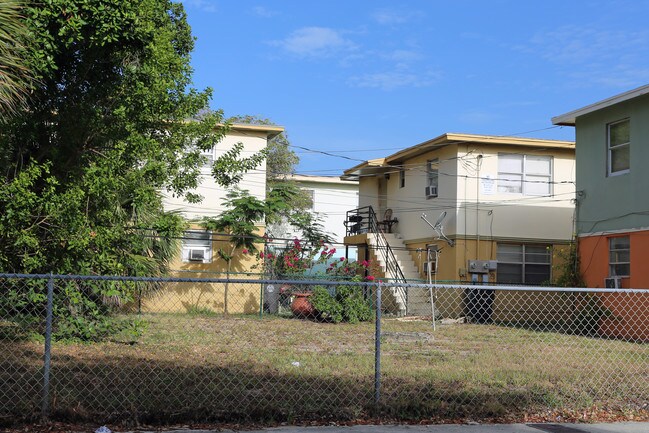 604-606 6th St in West Palm Beach, FL - Building Photo - Building Photo