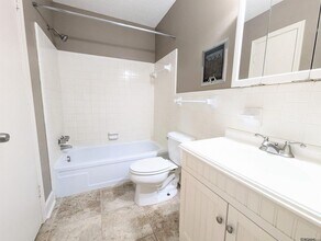 1701 Lobdell Ave in Baton Rouge, LA - Foto de edificio - Building Photo