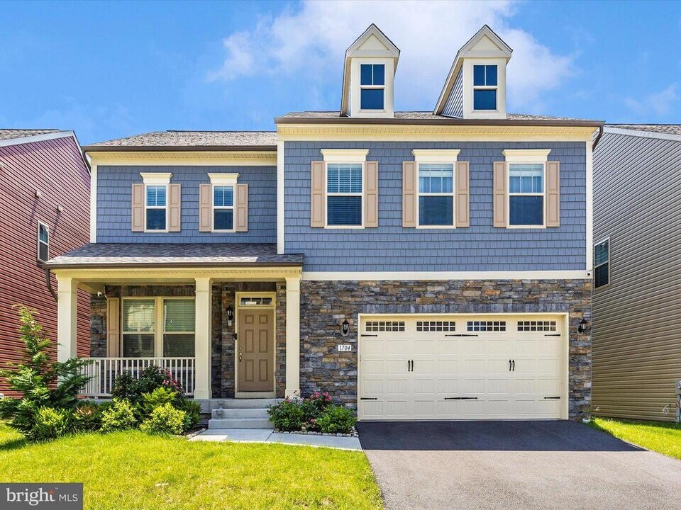 1704 Evansberry Dr in Frederick, MD - Building Photo