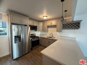 2106 Pisani Pl in Los Angeles, CA - Building Photo - Building Photo